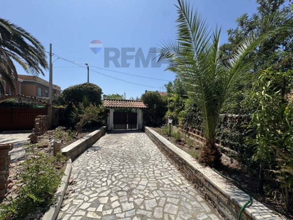 casa indipendente in vendita ad Anzio