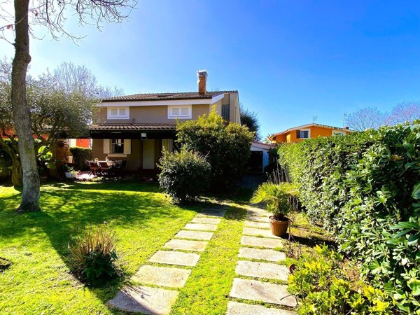 casa indipendente in vendita ad Anzio