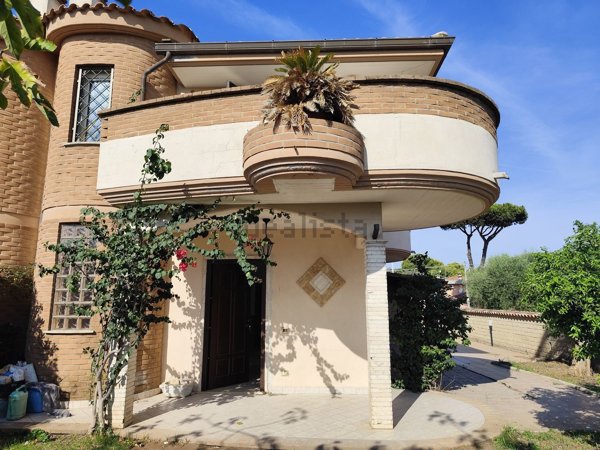 casa indipendente in vendita ad Anzio
