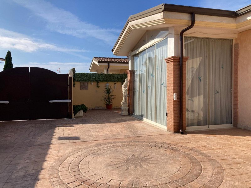 casa indipendente in vendita ad Anzio