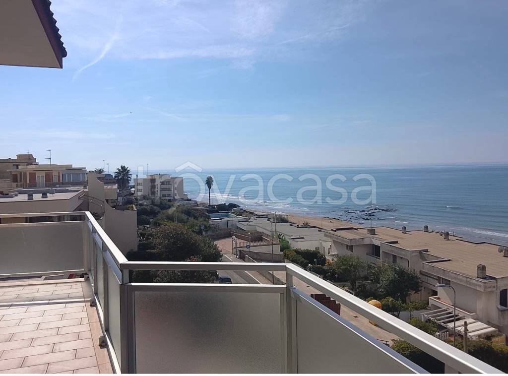 appartamento in vendita ad Anzio in zona Mare