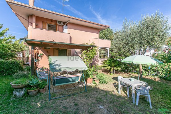 casa indipendente in vendita ad Anzio in zona Villa Claudia