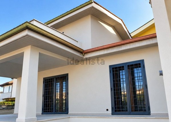casa indipendente in vendita ad Anzio in zona Mare