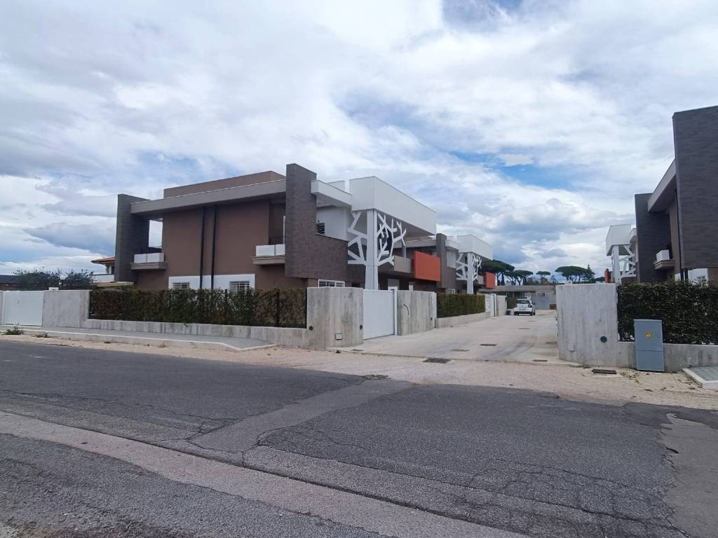 casa indipendente in vendita ad Anzio in zona Stazione