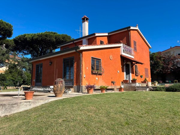 casa indipendente in vendita ad Anzio in zona Mare