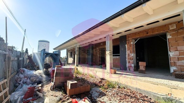 casa indipendente in vendita ad Anzio in zona Villa Claudia
