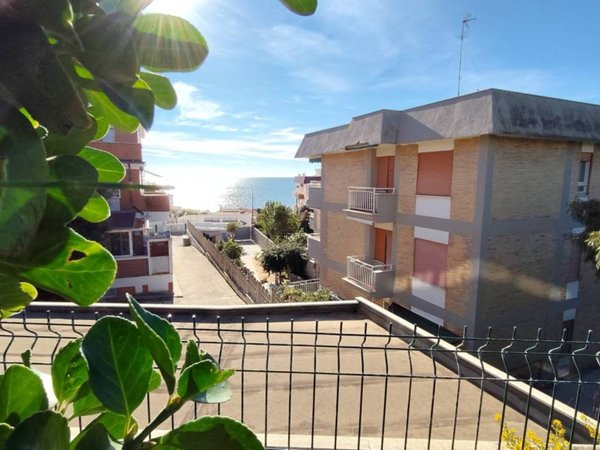 appartamento in vendita ad Anzio in zona Mare