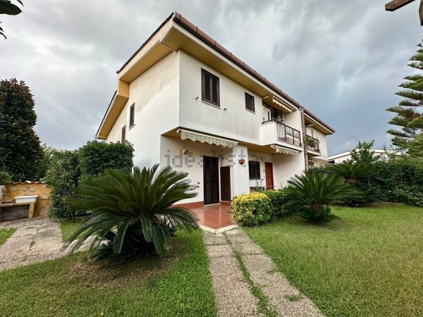 casa indipendente in vendita ad Anzio in zona Stazione
