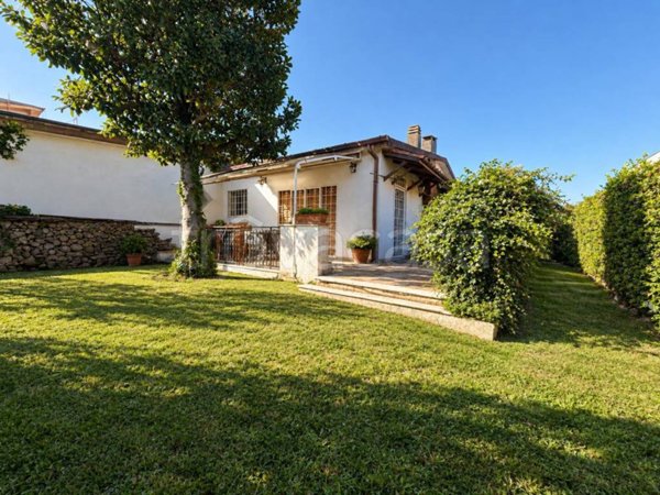 casa indipendente in vendita ad Anzio in zona Villa Claudia