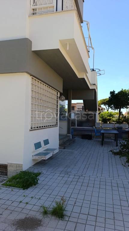appartamento in vendita ad Anzio in zona Mare