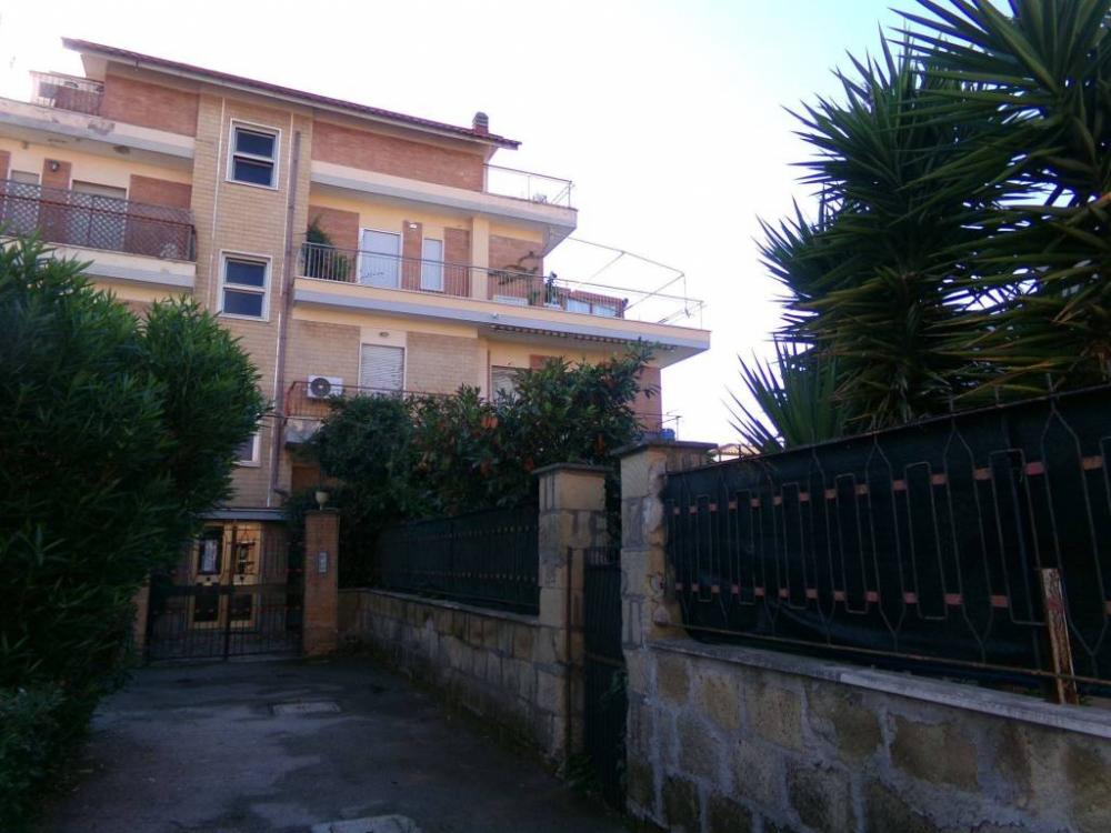 appartamento in vendita ad Anzio in zona Mare