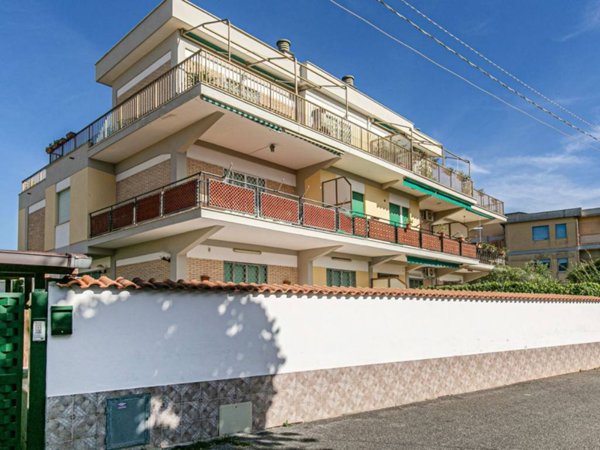 appartamento in vendita ad Anzio in zona Mare
