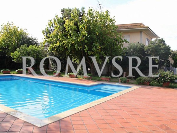 casa indipendente in vendita ad Anzio in zona Mare