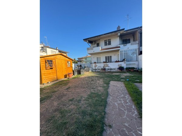 casa indipendente in vendita ad Anzio in zona Cincinnato