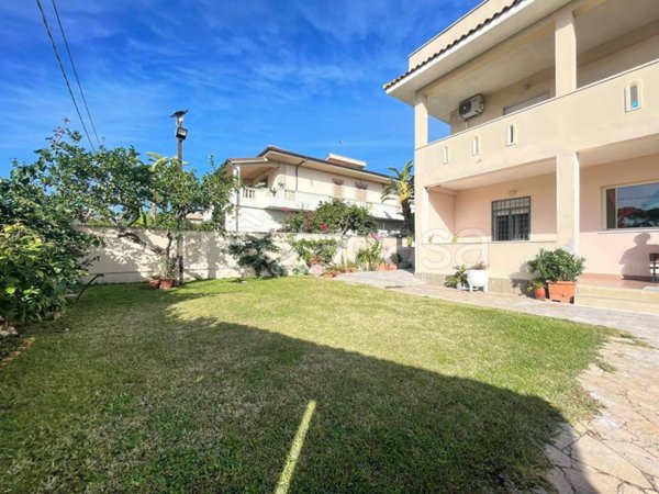 casa indipendente in vendita ad Anzio in zona Stazione