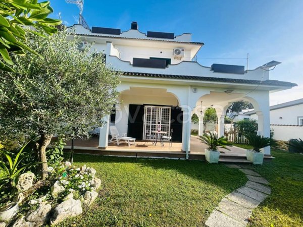 casa indipendente in vendita ad Anzio in zona Mare