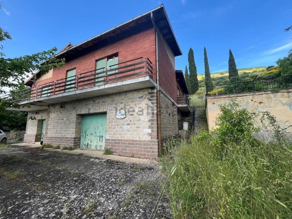 casa indipendente in vendita ad Arcinazzo Romano
