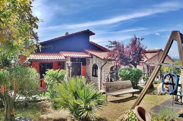 casa indipendente in vendita ad Arcinazzo Romano