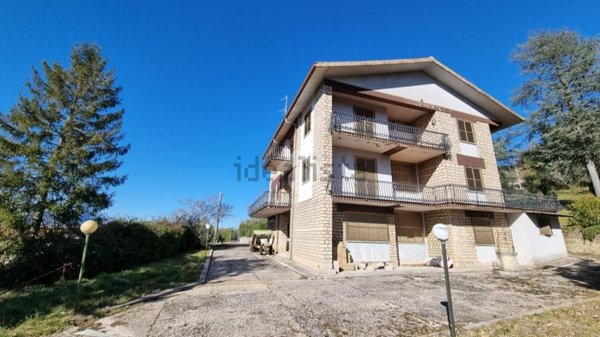 casa indipendente in vendita ad Arcinazzo Romano