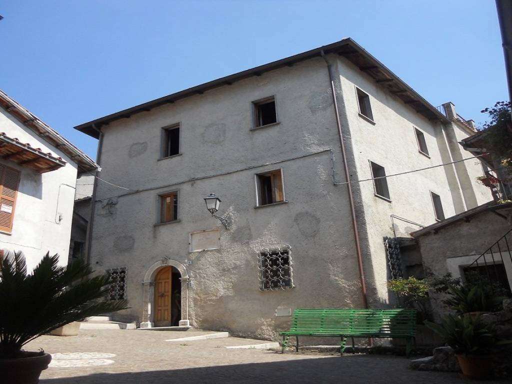 intera palazzina in vendita ad Arcinazzo Romano