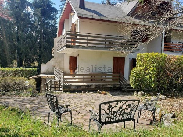 casa indipendente in vendita ad Arcinazzo Romano