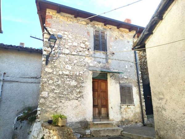 casa indipendente in vendita ad Arcinazzo Romano