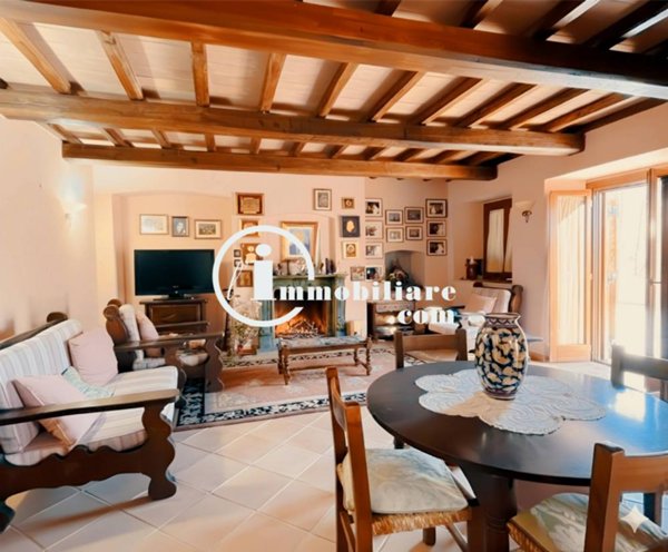 casa indipendente in vendita ad Arcinazzo Romano in zona Altipiani di Arcinazzo