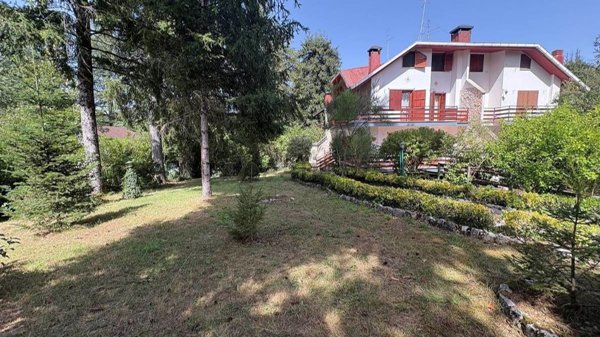 casa indipendente in vendita ad Arcinazzo Romano in zona Altipiani di Arcinazzo