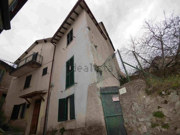 casa indipendente in vendita ad Arcinazzo Romano