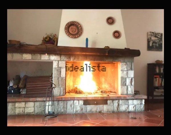 esavano in vendita ad Arcinazzo Romano in zona Altipiani di Arcinazzo