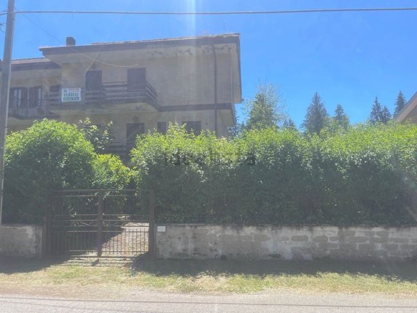 appartamento in vendita ad Arcinazzo Romano in zona Altipiani di Arcinazzo
