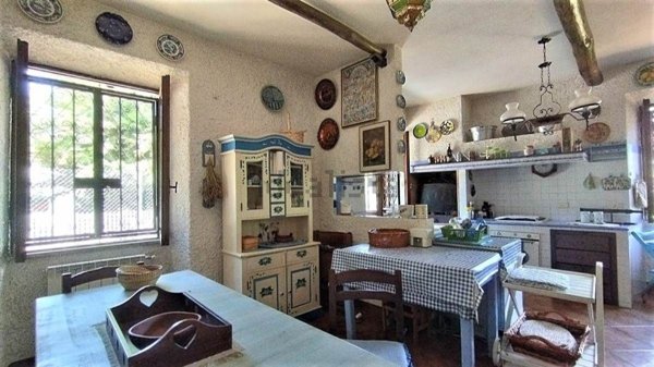 casa indipendente in vendita ad Arcinazzo Romano in zona Altipiani di Arcinazzo
