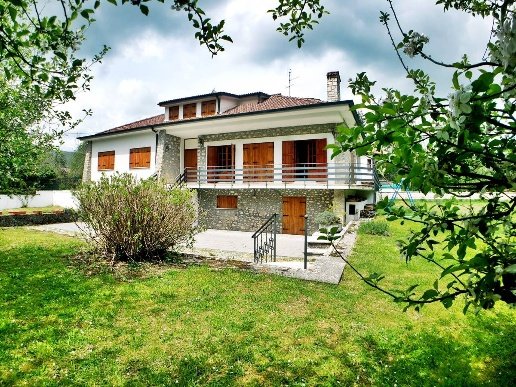 casa indipendente in vendita ad Arcinazzo Romano in zona Altipiani di Arcinazzo