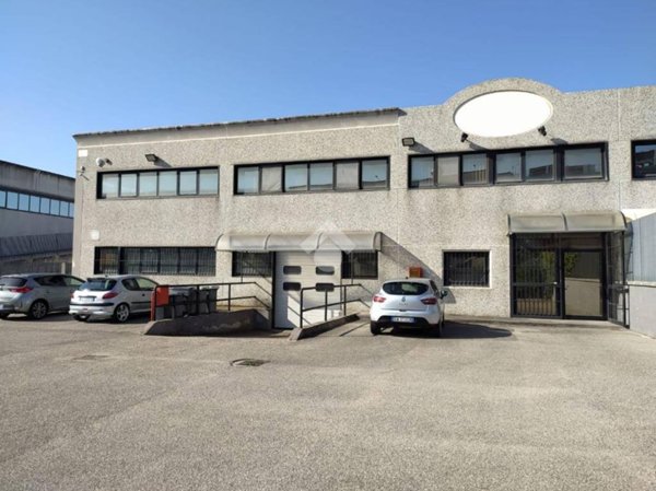 negozio in vendita ad Ariccia