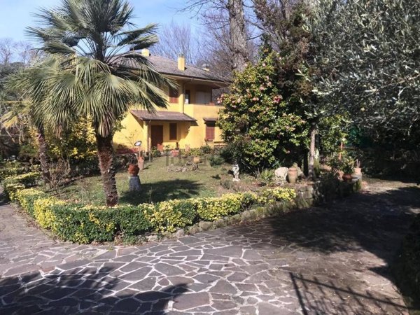 casa indipendente in vendita ad Ariccia