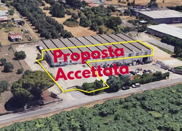 locale commerciale in vendita ad Ariccia