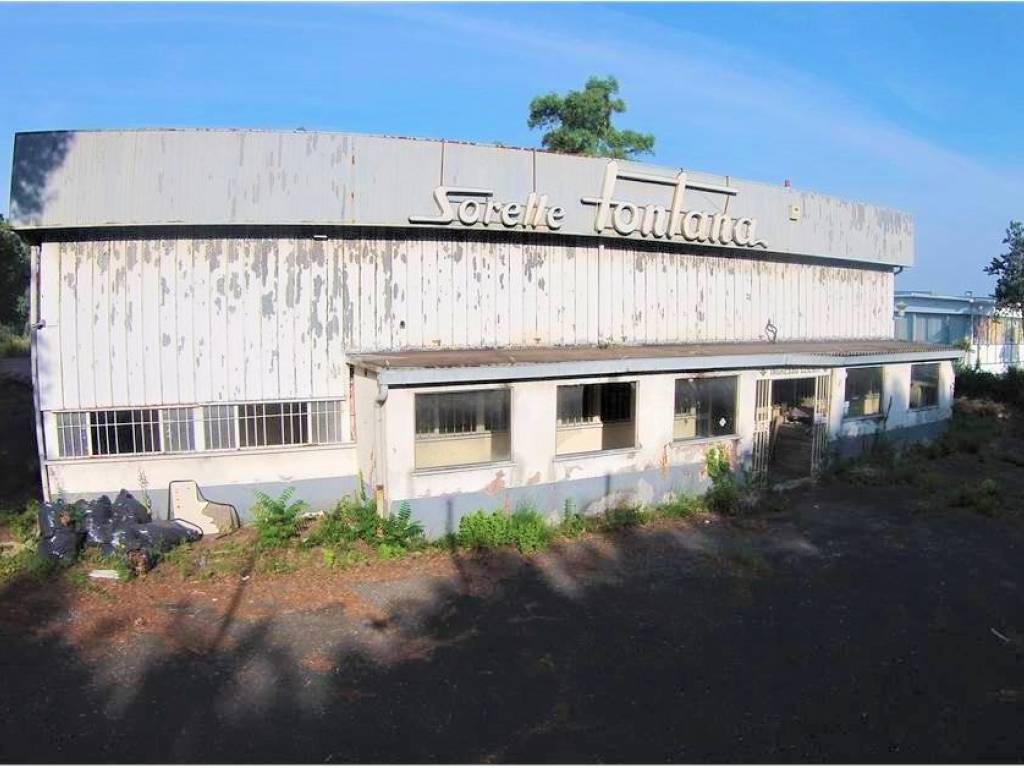 locale commerciale in vendita ad Ariccia