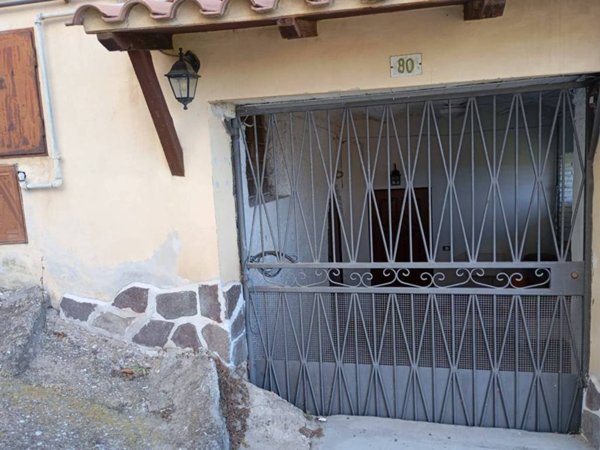locale commerciale in vendita ad Ariccia