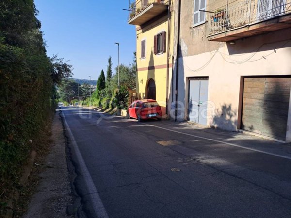 locale commerciale in vendita ad Ariccia