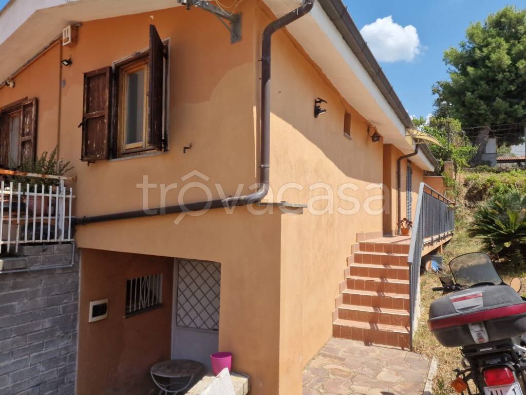 casa indipendente in vendita ad Ariccia