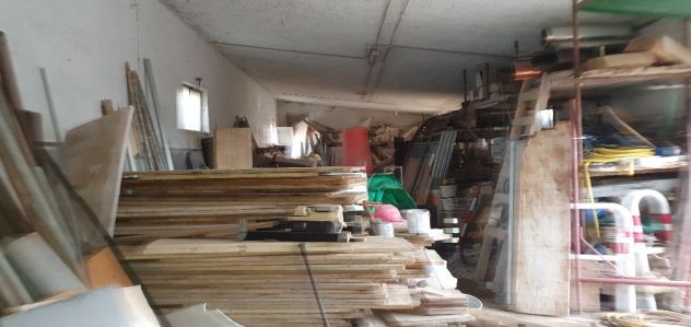 locale commerciale in vendita ad Ariccia