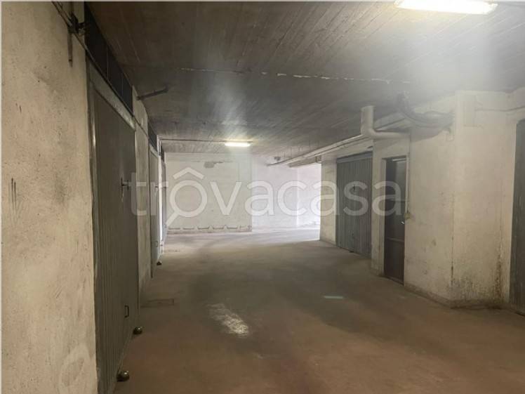 locale commerciale in vendita ad Ariccia