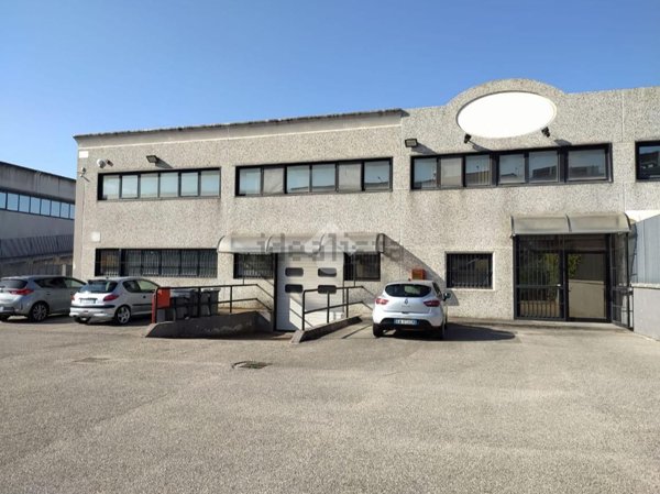 ufficio in vendita ad Ariccia