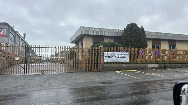 capannone in vendita ad Ariccia