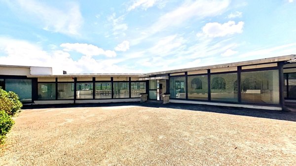 locale commerciale in vendita ad Ariccia