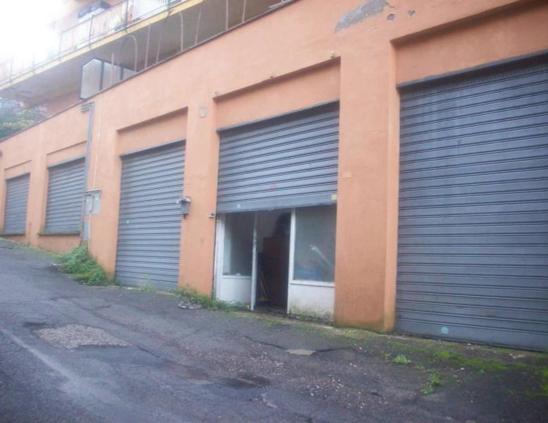 locale commerciale in vendita ad Ariccia
