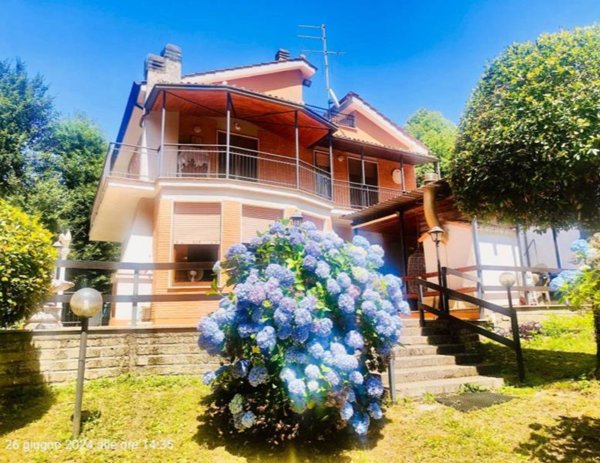 casa indipendente in vendita ad Ariccia