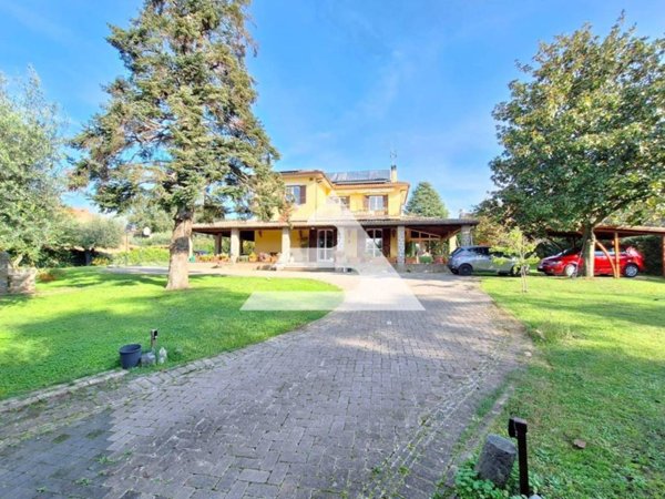 casa indipendente in vendita ad Ariccia