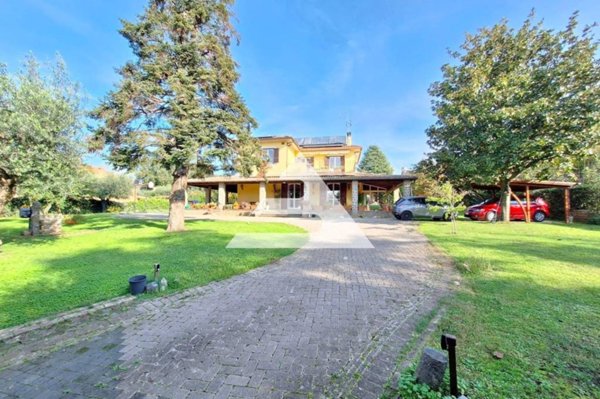 casa indipendente in vendita ad Ariccia
