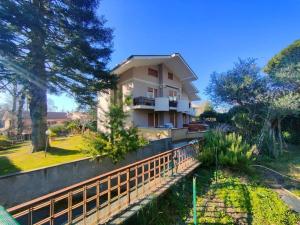 casa indipendente in vendita ad Ariccia